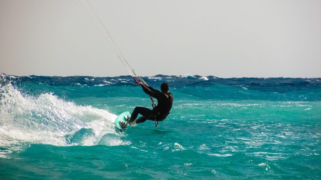 kite surfing 