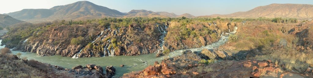 Maeneo Bora ya Likizo nchini Namibia Maporomoko ya maji ya Epupa