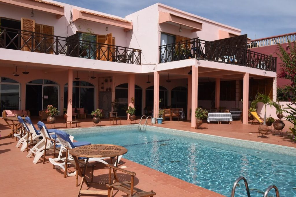 Guide de vacances et de voyage au Sénégal - Piscine de l'hôtel