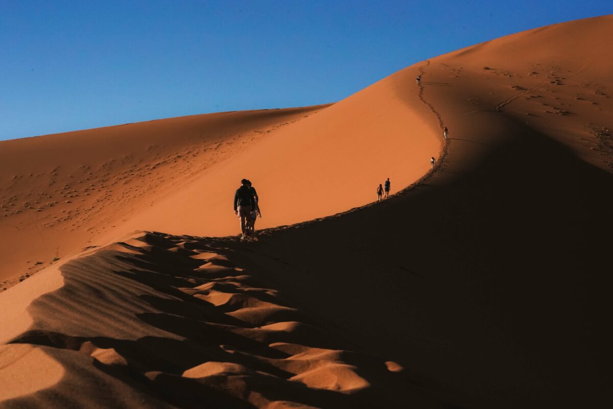 Meilleures destinations de vacances en Namibie - Escalade des dunes